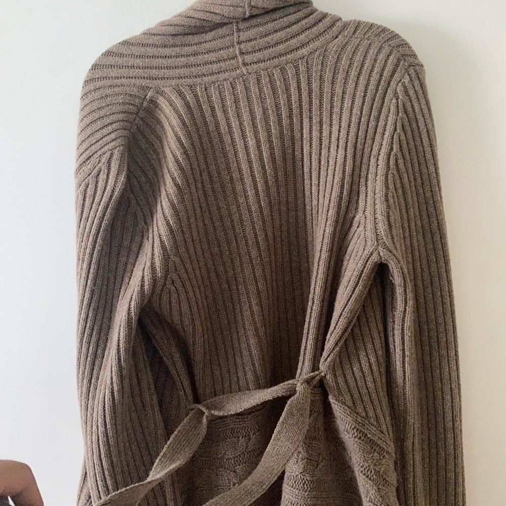 BCBG chunky belted sweater size M - Picture 7 of 7